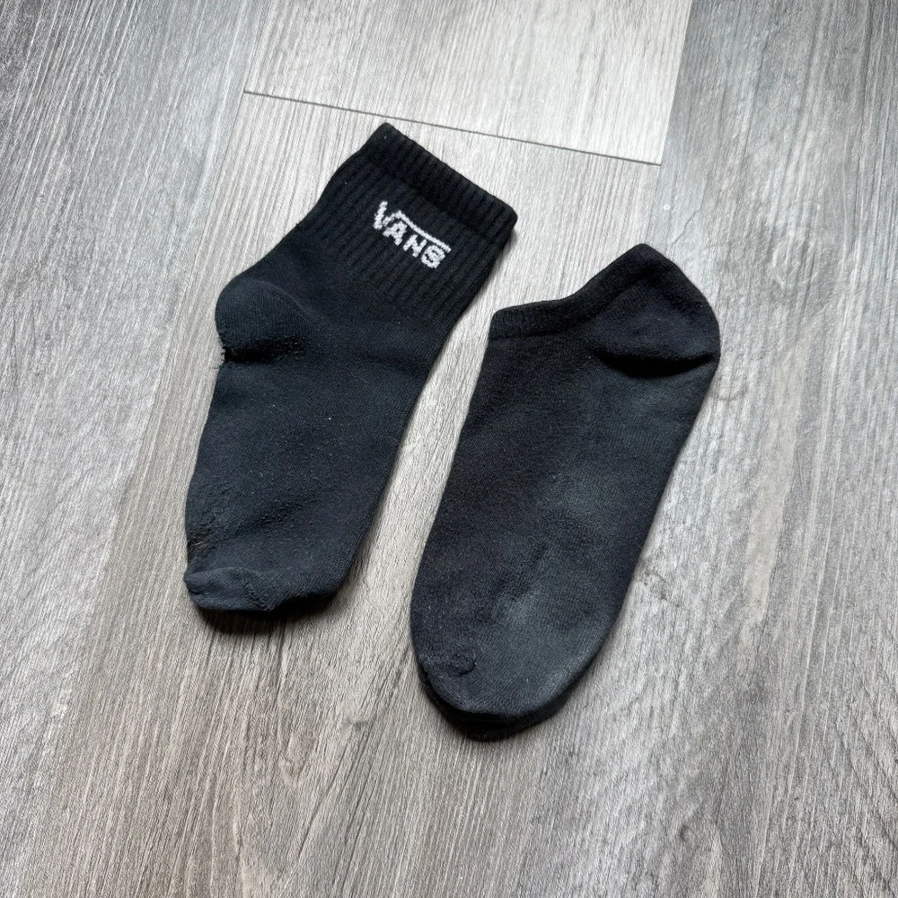 Mismatched VANS Plain Black Socks Gym Workout Used